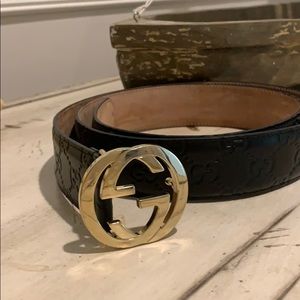 Embossed Leather Gucci Belt (105)
